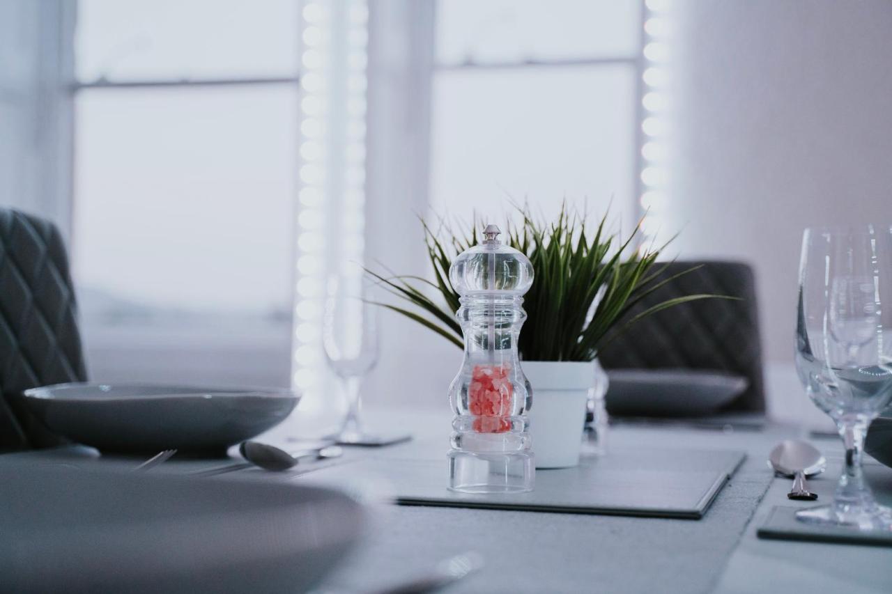 Roman Penthouse- City Skyline Views, 4K Tvs, 5G Wifi And More! Daire Bath Dış mekan fotoğraf