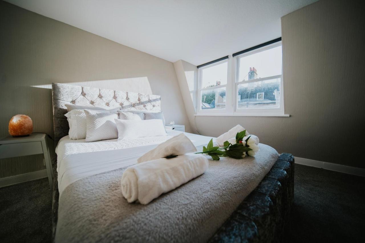 Roman Penthouse- City Skyline Views, 4K Tvs, 5G Wifi And More! Daire Bath Dış mekan fotoğraf