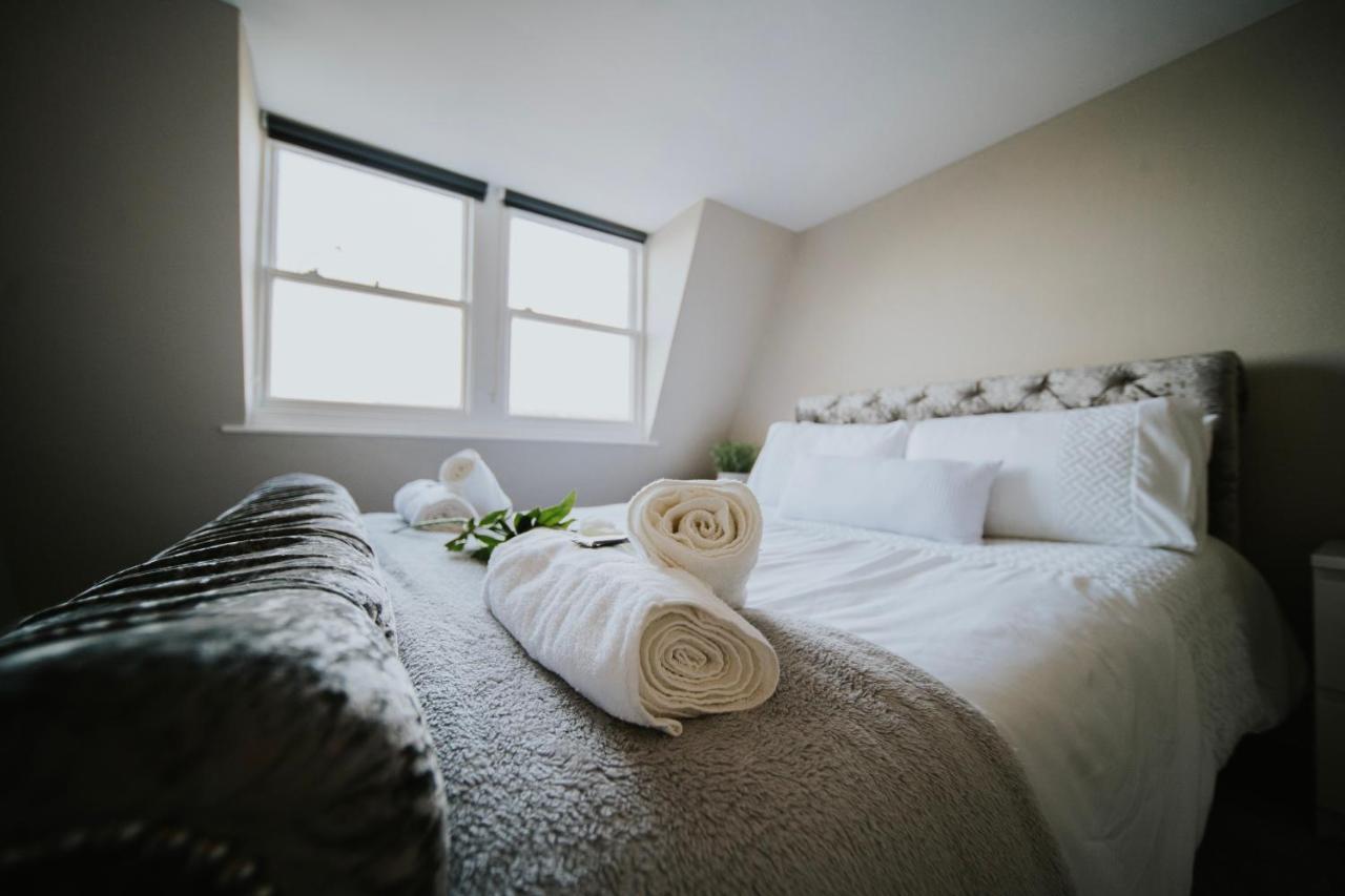 Roman Penthouse- City Skyline Views, 4K Tvs, 5G Wifi And More! Daire Bath Dış mekan fotoğraf