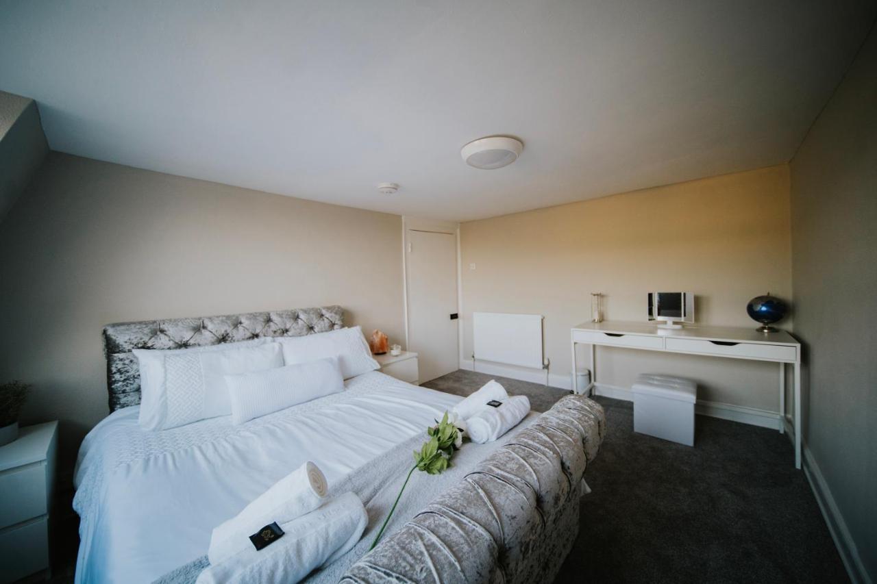 Roman Penthouse- City Skyline Views, 4K Tvs, 5G Wifi And More! Daire Bath Dış mekan fotoğraf