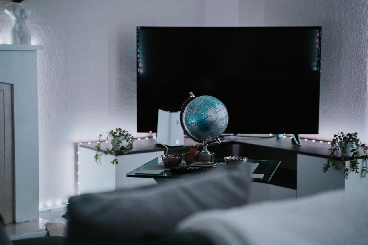 Roman Penthouse- City Skyline Views, 4K Tvs, 5G Wifi And More! Daire Bath Dış mekan fotoğraf